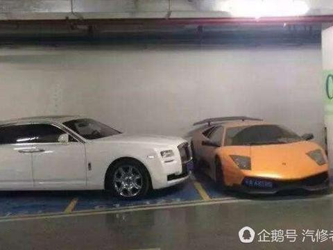 劳斯莱斯霸占2个停车位 保安看到后笑着说: 这车主肯定要破产了