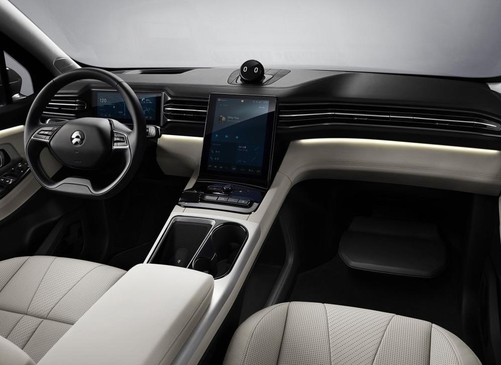 国产7座新能源SUV-蔚来ES8,不输特斯拉!