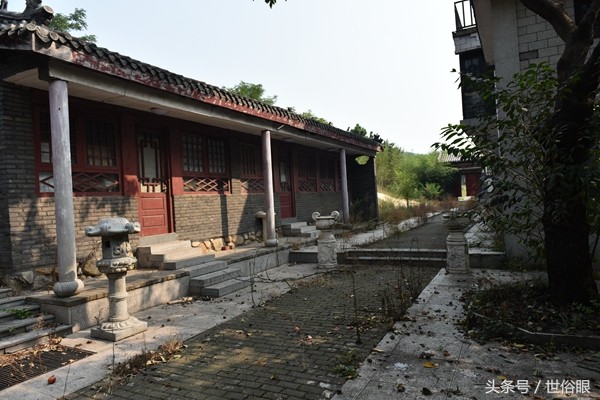 这里曾被称为黄海九寨沟，如今萧条荒凉如同鬼城
