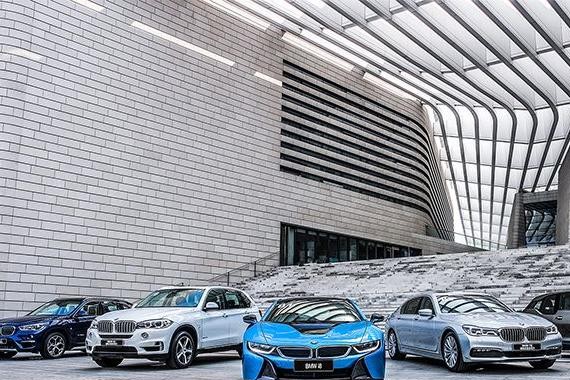 除了驾驶乐趣，你知道宝马是新能源领域的引领者吗？