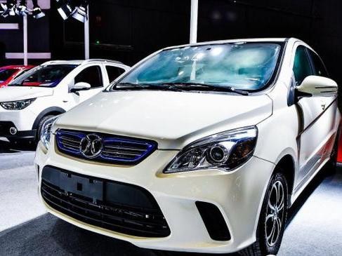 纯电动国民车北京·EC200领航 北汽新能源亮剑上交会