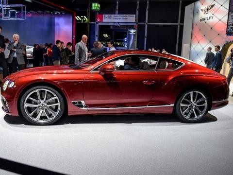 不把奔驰放在眼里的品牌，旗下首款GT跑车，内饰堪称艺术品