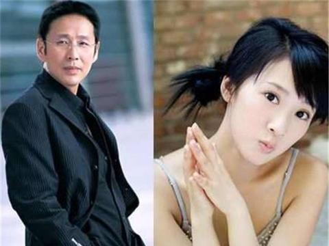 父亲叫陈道明，坐拥车无数，母亲是央视主播，但她仅靠自己能力！