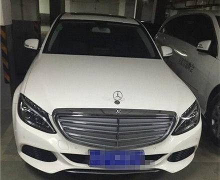 80万的豪车撞上不明物，维修费用要3万，但车主不怒反而开心！