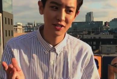 朴灿烈参加时装周,却被网友评像走失儿童