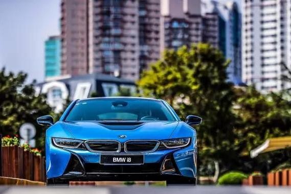 试驾i8，满满的宝马式操控背后，藏着一副大棋局