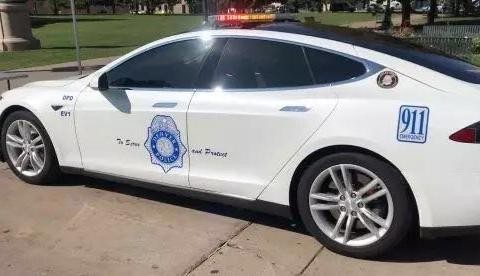 当Model S成为警车 你绝逼不会想成为罪犯 | 妙趣