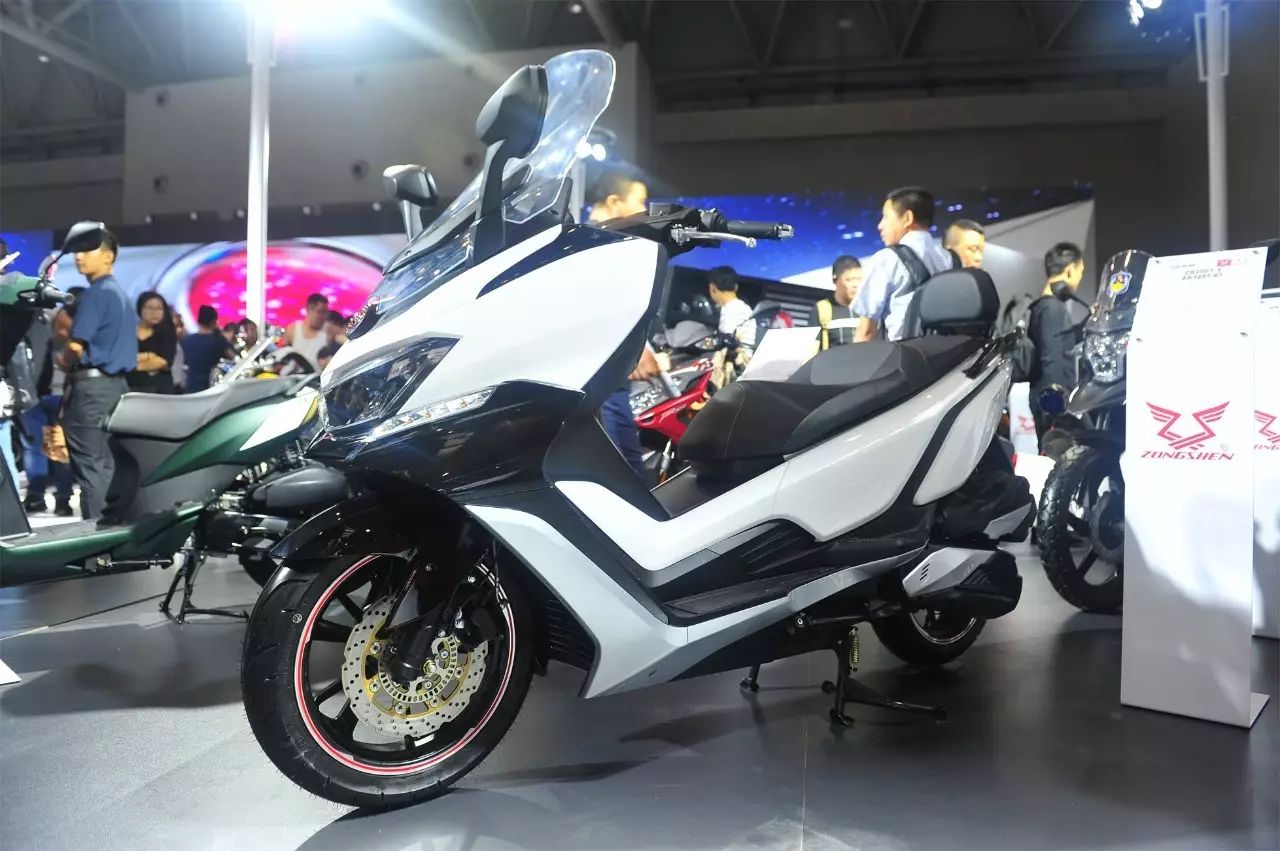 赛科龙RX4、RX3S正式亮相,新款踏板抢眼!