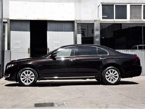 新款红旗H7上市，5米多长，比奥迪A6更有档次，谈生意就买它