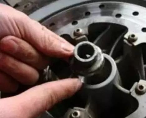 保养别只换机油和机滤 这几个部位不保养也可以要命