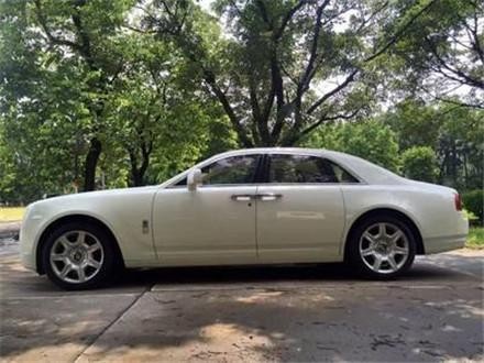 面包车追尾豪车劳斯莱斯，遭索赔50万，可车主称：只买了交强险！