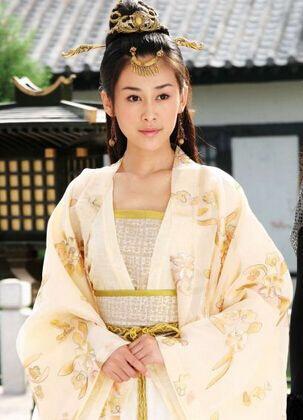 靳东前女友周扬发微博暗讽老干部?网友:这得要多大仇?字字诛心