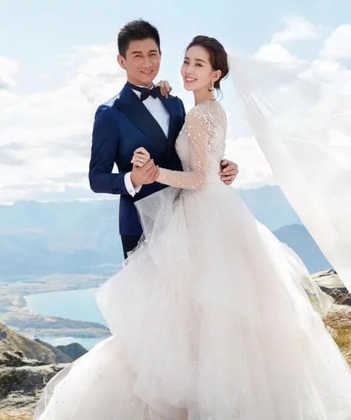 女星钻戒大比拼 范爷20克拉才第二 你猜不到第