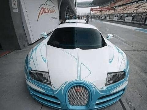 中国最豪的情侣，开情侣款布加迪威航，总价约8000万！