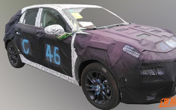 定位跨界轿跑SUV 领克02车型谍照曝光