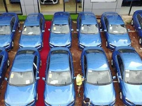 没想到，宋小宝是不用油费、停车费的共享“宝马”的投资人！