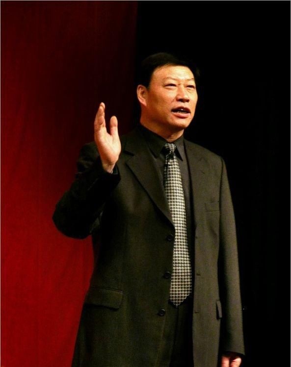 61岁的小品演员春晚一声伙计而名扬天下享受正师级待遇