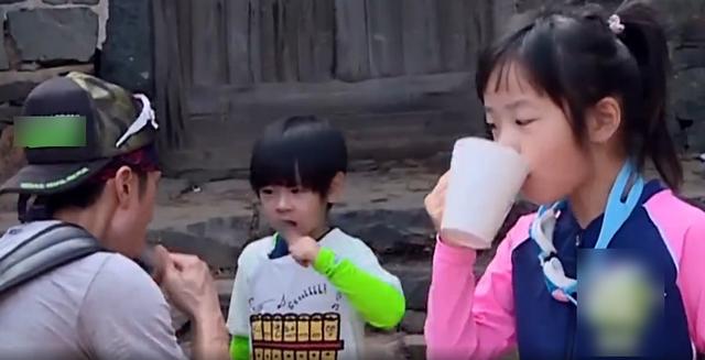 文莱王子吴尊带两娃但neinei好像长残了