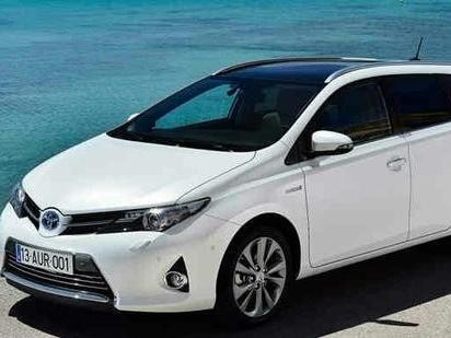 卡罗拉旅行版来了！油耗超低，还带全景天窗，12万比明锐都厚道