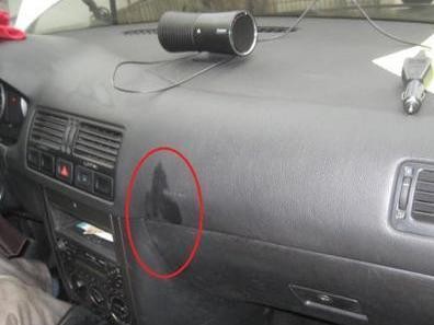 晴天后车里总是湿湿的，修理工拆开一看，不想说话了！