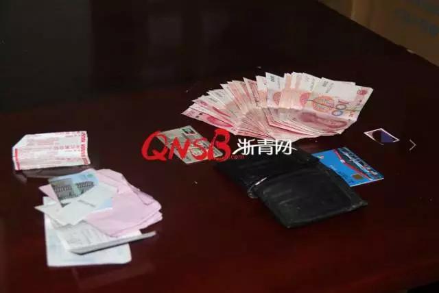 杭州一男子处理完违章停车,却把装有3000元现金的钱包