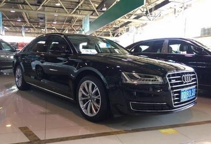 小伙子中秋打算开奥迪回家：女友却不愿意 索性买这新车