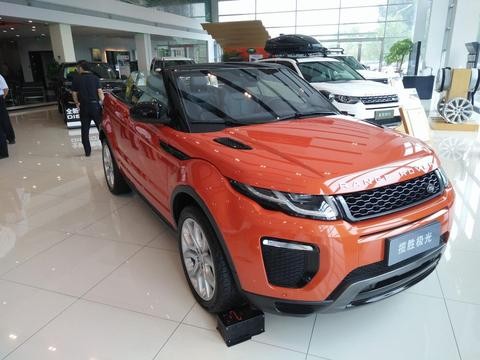 如果你喜欢敞篷车的话，可以看看这台2017款路虎极光敞篷版