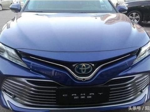 全新凯美瑞真车到店，颜值丑出天际，帕萨特可以松口气了