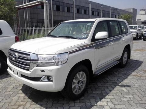 17款丰田酷路泽4000陆巡中东版性能超群无惧任何恶劣路况