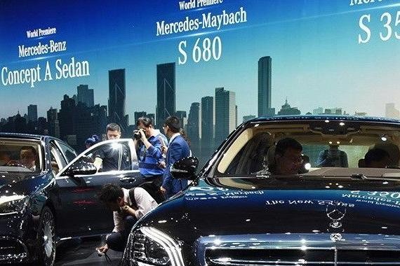 新款奔驰S级上市，售价93.8万，看完配置决定放弃宝马奥迪！