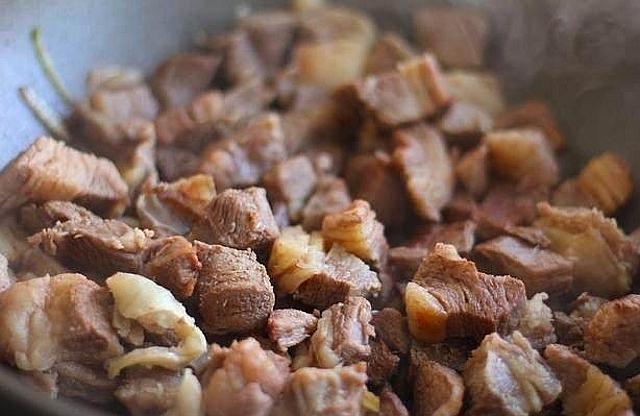 大厨告诉你：为什么牛肉用冷热水下锅区别会这么大？教你一个技巧