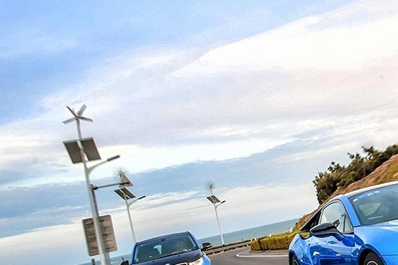 无与伦比的体验 写在青岛一天内轮流体验了 BMW i8 和 i3 之后