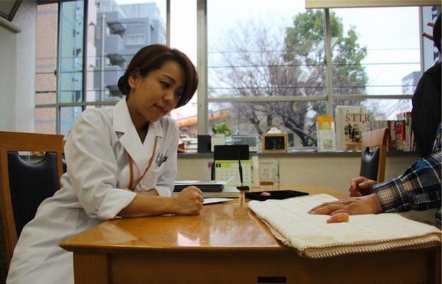 女子专帮黑道接断指,但是必须答应她一个条件