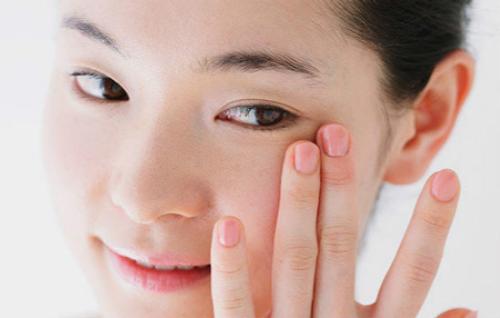 维生素E可以直接涂在脸上吗?