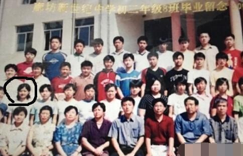 看了明星毕业照才发现，靠边站的往往都有大出息！