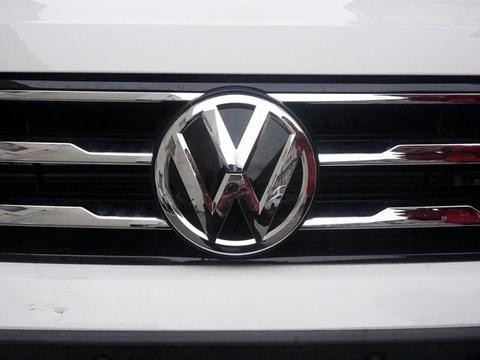 布加迪，兰博基尼，保时捷，宾利谁最豪华？在大众面前不算什么