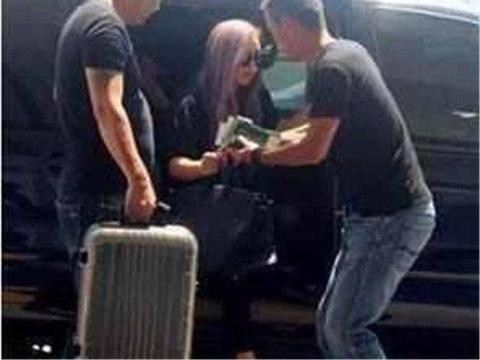 张惠妹减肥失败下车都站不稳要人扶，只能送男友豪车讨欢心！