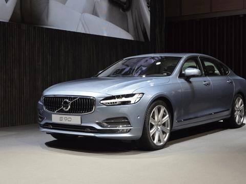 豪华不输奔驰，安全胜过奥迪，还有什么理由不买它