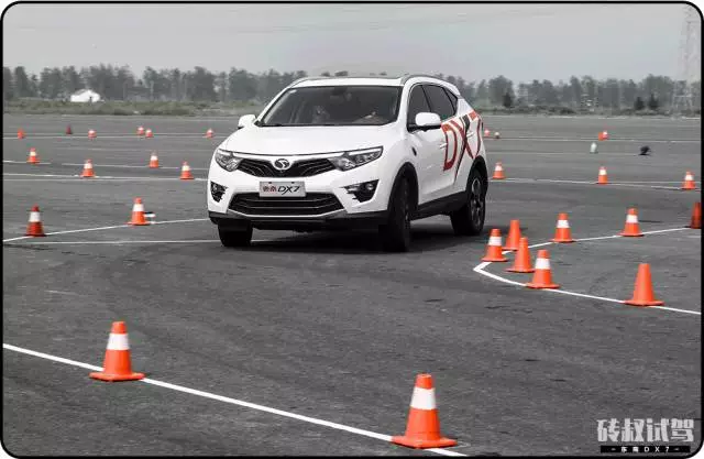 谁说10来万的国产SUV就是样子货,试过这台后Pia Pia打脸!