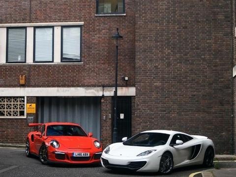豪车-资讯 迈凯伦MP4-12C，保时捷911 GT3 RS