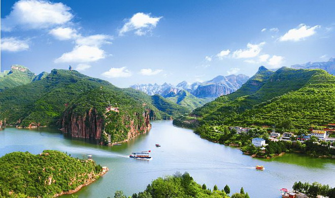 自驾穿越太行秋色-探绝美挂壁公路、观王硇石楼、揽京娘湖全貌