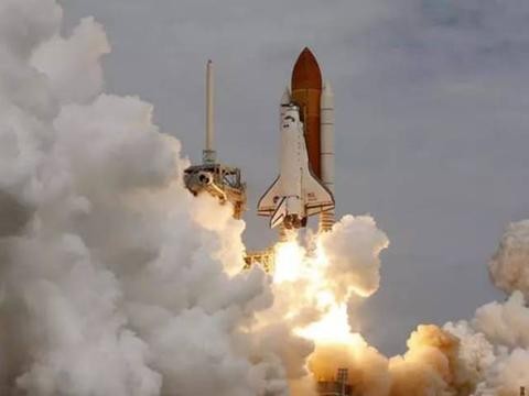 阿斯顿马丁DB11做极限动作，原来都靠它