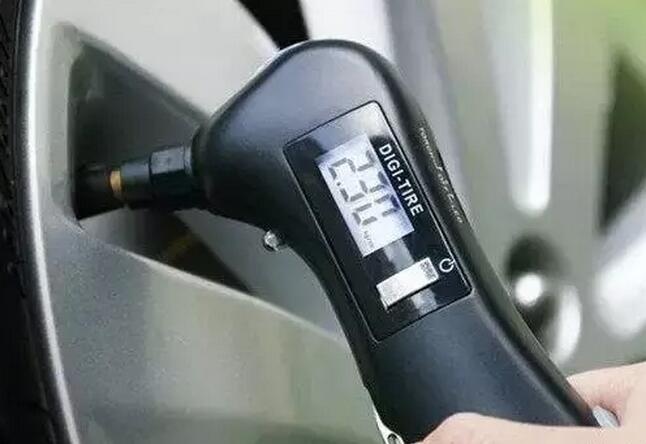 汽车美容加盟店排名|急刹车时该不该同时踩离