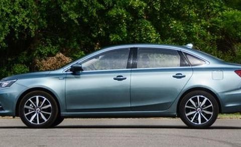 荣威实现智能互联汽车时代，仅需8.98万元，4S店又要排队了