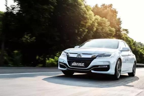 车长4米9的日系家轿 一箱油续航2103km 百公里油耗仅3.0L