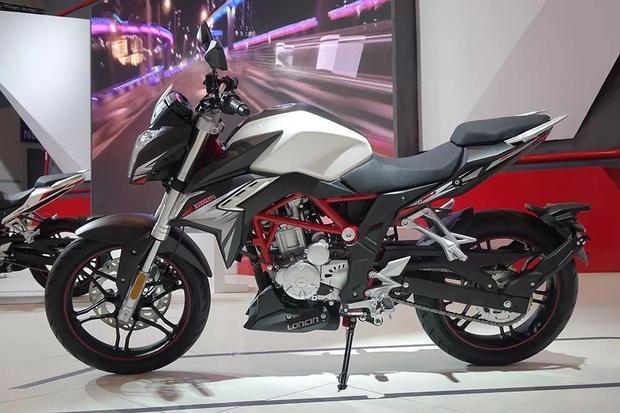 一万元买292cc,图解隆鑫无极300R丨把玩-新浪汽车