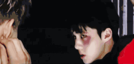 外表如此高冷的吴世勋,其实私底下和兄弟们在一起的时候也是很搞笑的