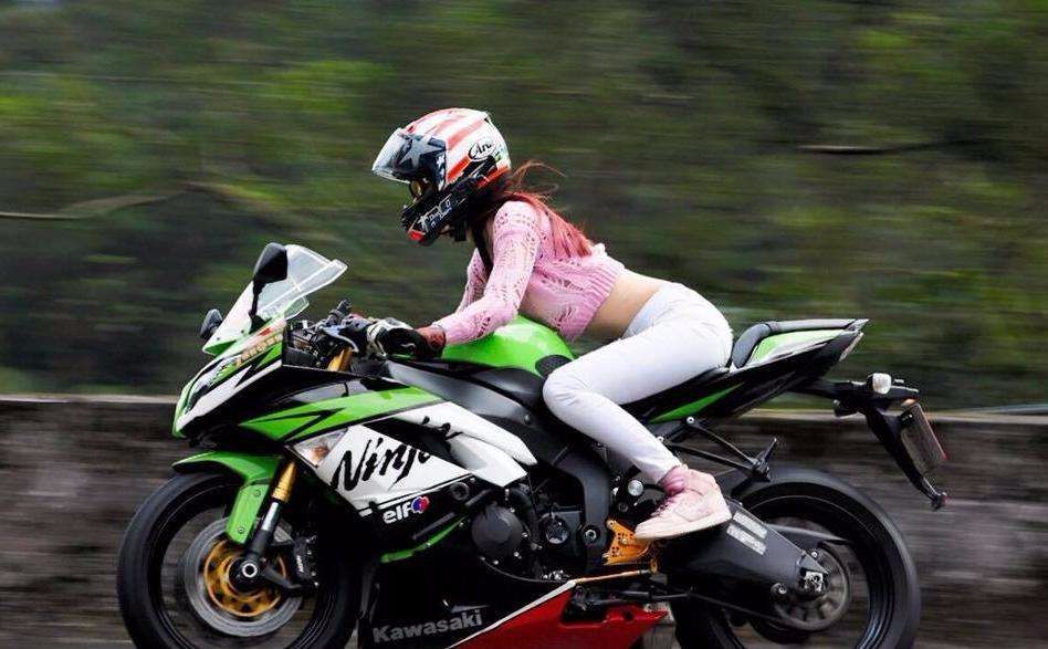 这几个国家的交通法规:骑摩托车不准戴头盔不准载妹