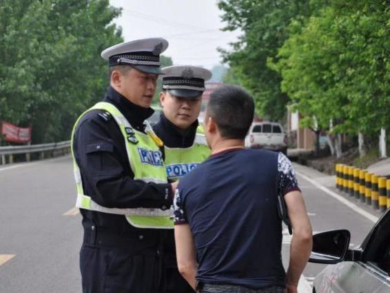 车辆罚款长期不交会怎样,会不会吊销驾照,上限