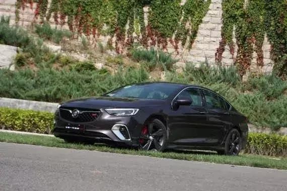 试驾君威GS｜秋风透着凉意，才知道离我心中的它有多近